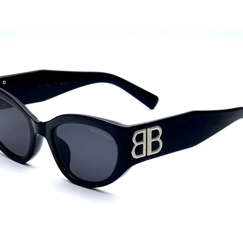 Balenciaga Bossy Round Af Sunglasses in Black in Pakistan