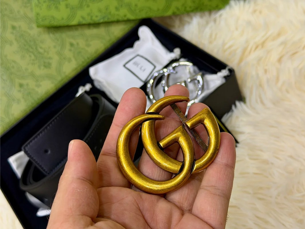 Gucci Black Belt Gift Set with Interchangeable GG Buckles