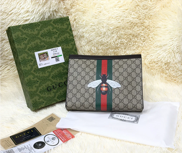 Gucci GG Supreme Bee Print Zip Pouch