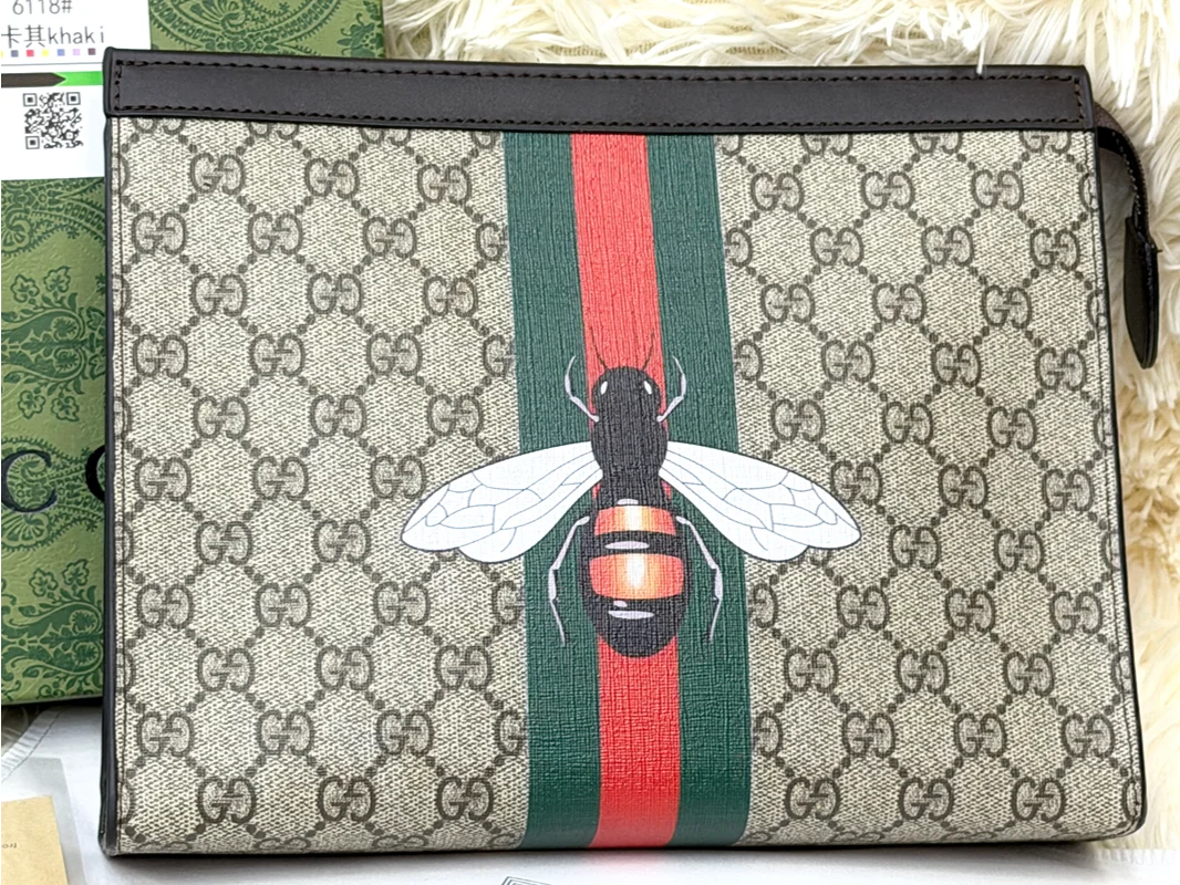 Gucci GG Supreme Bee Print Zip Pouch