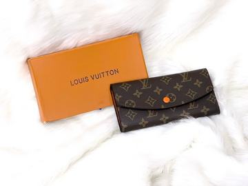 Louis Vuitton Sarah Wallet in Monogram Canvas