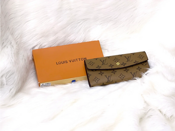 Louis Vuitton Sarah Wallet in Monogram Canvas