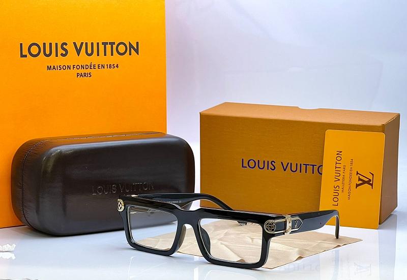 Louis Vuitton V1