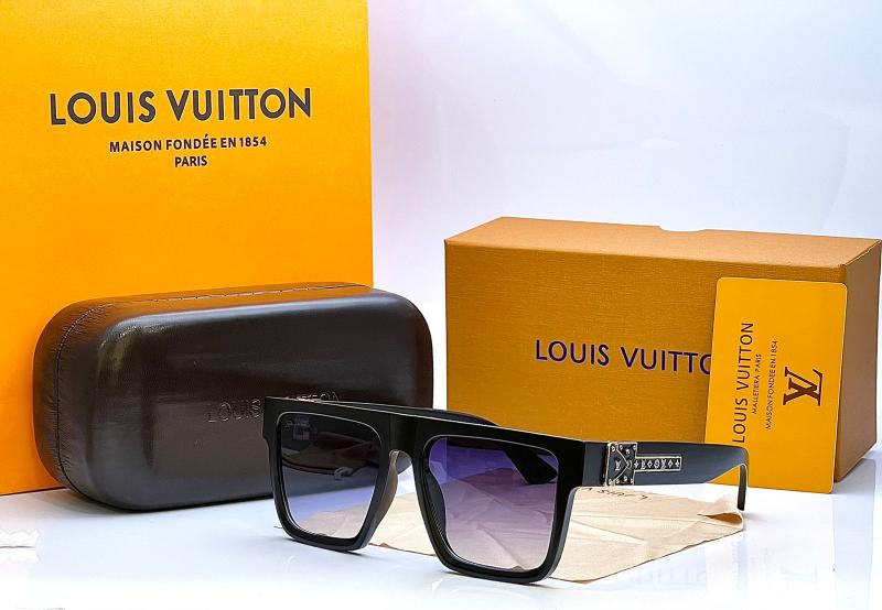 Louis Vuitton V4