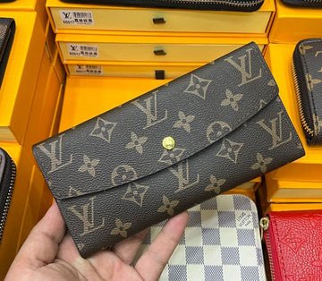 Louis Vuitton Ladies Wallet WL2