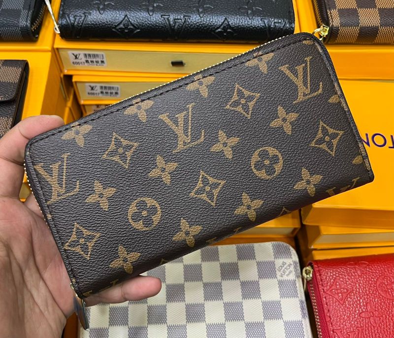 Louis Vuitton Ladies Wallet WL9